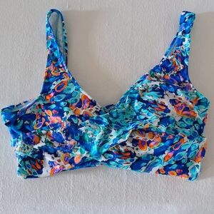 VENUS Plus Size Lovely Lift Wrap Bikini Top, size 1X